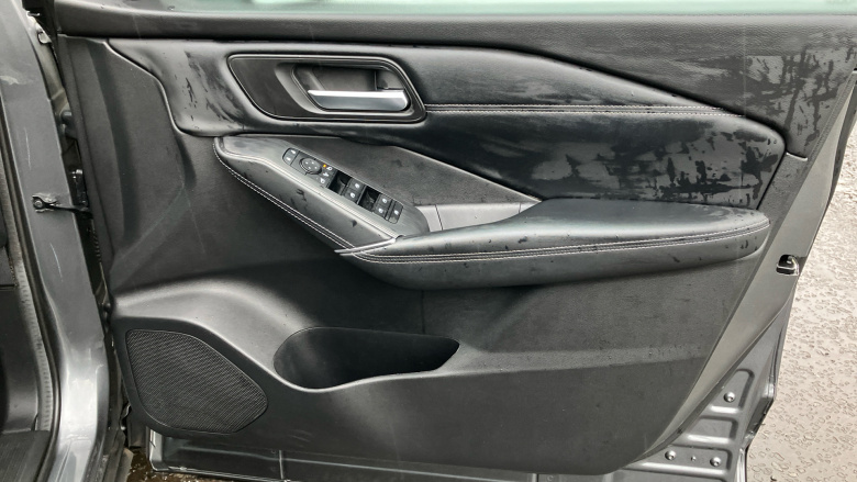 Nissan Qashqai 1.3 DiG-T MH N-Connecta 5dr Petrol Hatchback